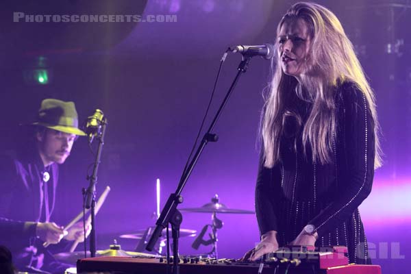 STILL CORNERS - 2019-05-21 - PARIS - Petit Bain - 